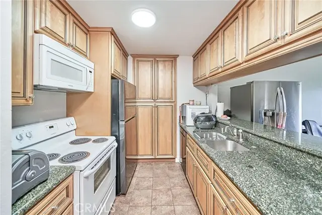 832 Coriander Drive #E, Torrance, CA 90502 - Image #2