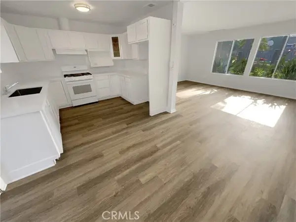 700 W La Veta, Orange, CA 92868