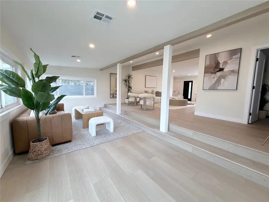 7358 Paso Robles Ave, Lake Balboa, CA 91406 - #3