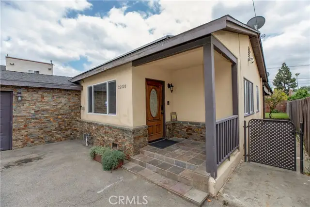 22020 Saticoy Street, Canoga Park, CA 91303 - Image #2