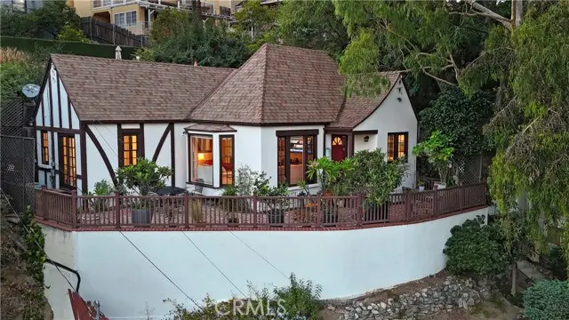 641 Canyon Drive, Glendale, CA 91206 - Image #2