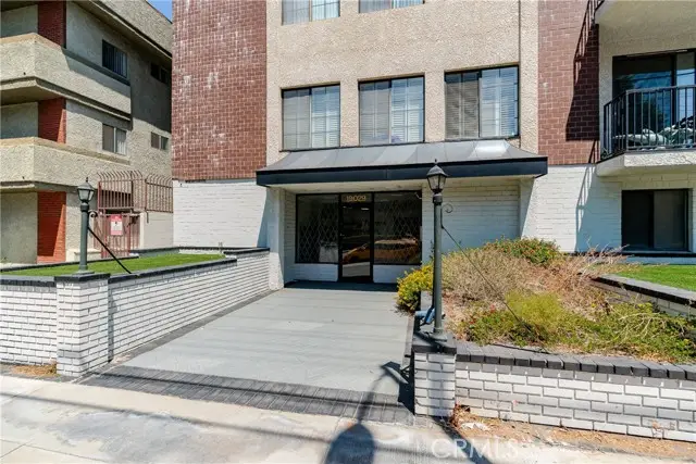 19029 Nordhoff Street #108, Northridge, CA 91324 - Image #3