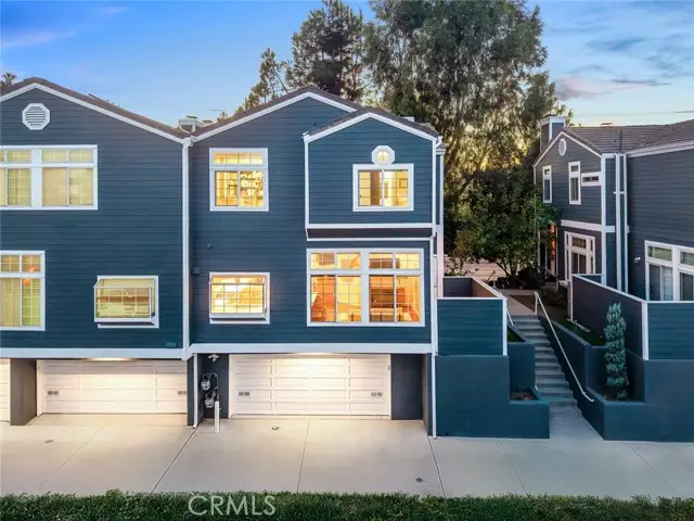 18854 Hatteras, Tarzana, CA 91356 - Image #2