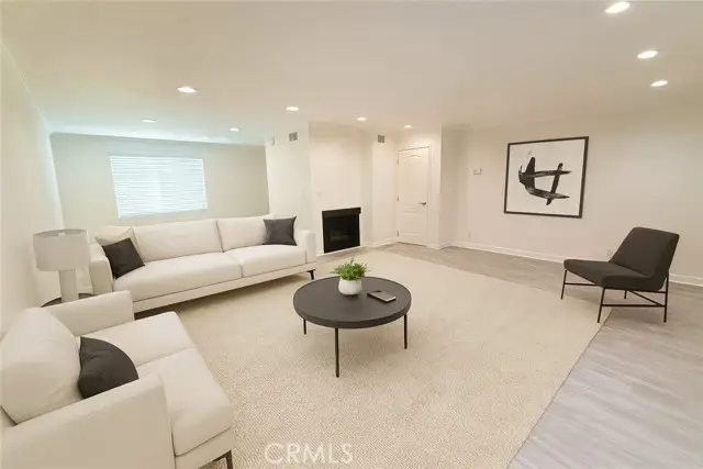 9689 Via Torino, Burbank, CA 91504 - Image #3