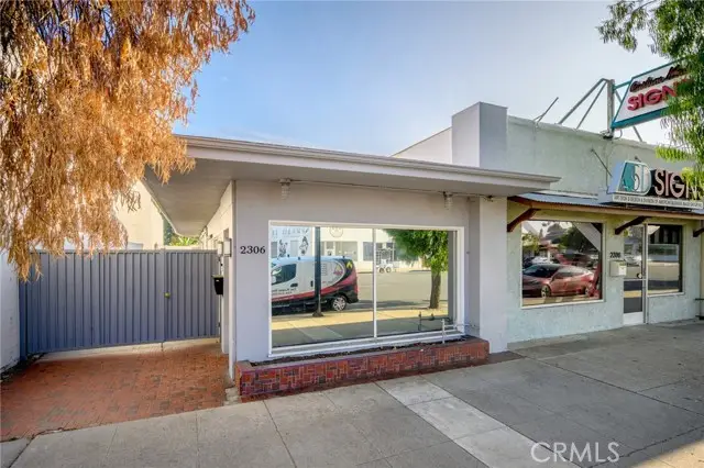 2304 W Burbank Boulevard, Burbank, CA 91506 - Image #1