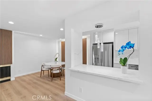 949 N Kings #215, West Hollywood, CA 90069 - Image #1