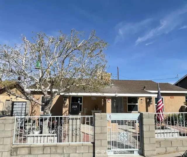 319 Wilshire Place, Barstow, CA 92311 - Image #1