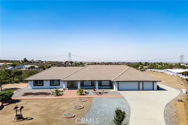 10196 Whitehaven Street, Oak Hills, CA 92344 - Image #2