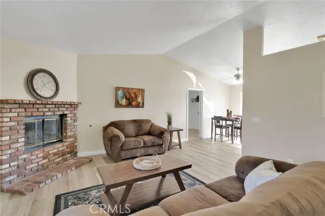 11389 Jacaranda Avenue, Hesperia, CA 92345 - Image #3