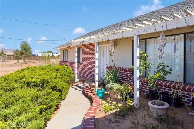 22035 Pahute Road, Apple Valley, CA 92308 - Image #3