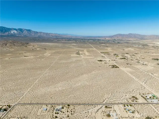 768 Visalia Avenue, Lucerne Valley, CA 92356 - Image #3