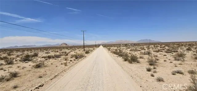 800 Stella/emerick's Rd, Lucerne Valley, CA 92356 - Image #2