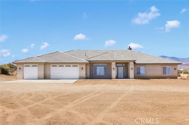8482 Tumbleweed Road, Phelan, CA 92371 - Image #2