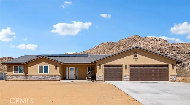 24162 Shoshone Road, Apple Valley, CA 92307 - #1