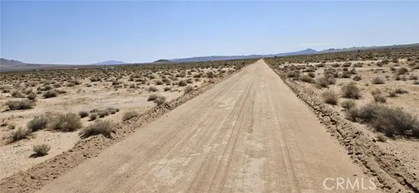 800 Smoke Bush Road, Lucerne Valley, CA 92356