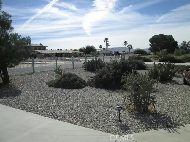 13094 Olathe Road, Apple Valley, CA 92308 - Image #2