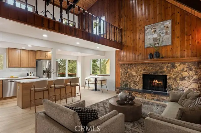 1076 Grass Valley Road, Lake Arrowhead, CA 92352 - Image #2