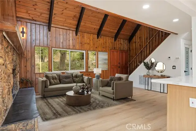 1076 Grass Valley Road, Lake Arrowhead, CA 92352 - Image #3