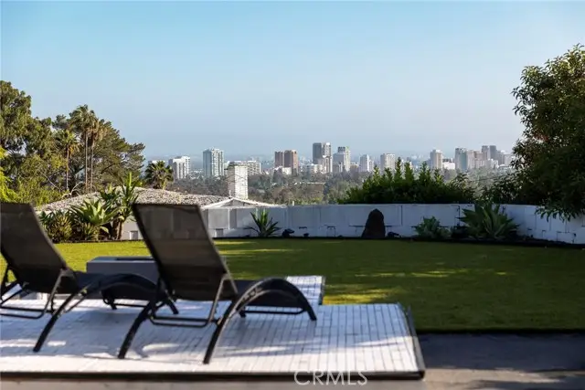 9924 Beverly Grove Drive, Beverly Hills, CA 90210 - Image #2