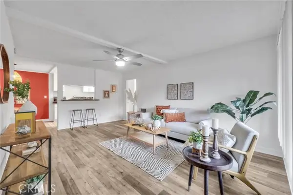 1030 W Macarthur Boulevard #5, Santa Ana, CA 92707