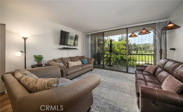 5555 Canyon Crest #2G, Riverside, CA 92507 - Image #2