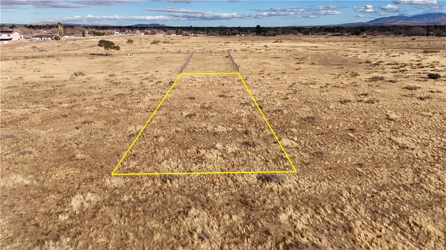 0 25th Pl East Vic Avenue # R10, Palmdale, CA 93591 - Image #3