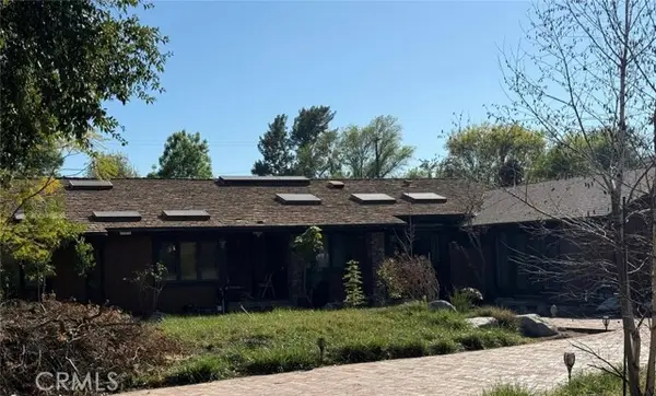 17190 Gresham Street, Northridge (los Angeles), CA 91325