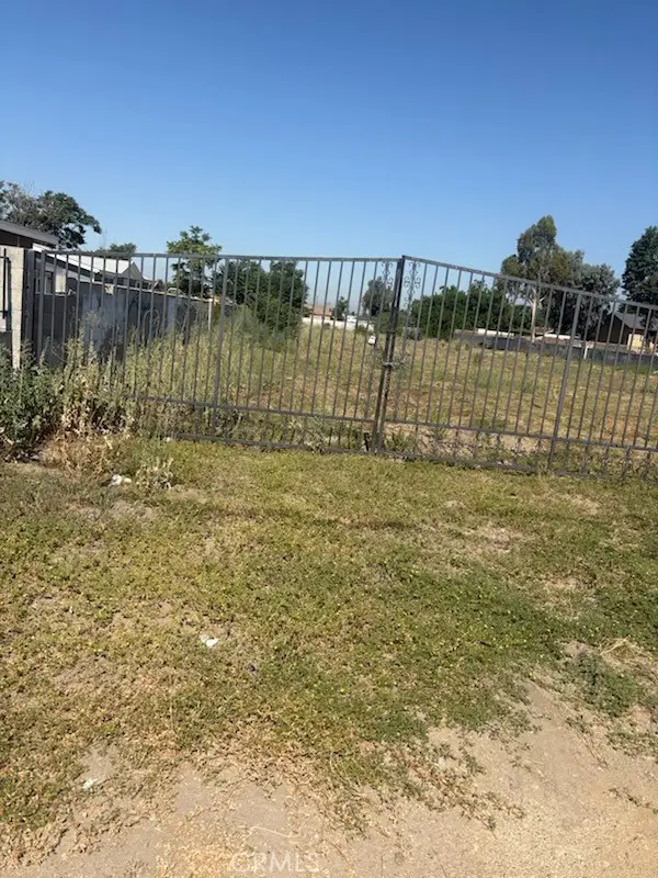 7864 Sterling Avenue, San Bernardino, CA 92404 - Image #2