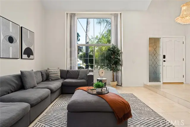 18210 Hatteras, Tarzana, CA 91356 - Image #2