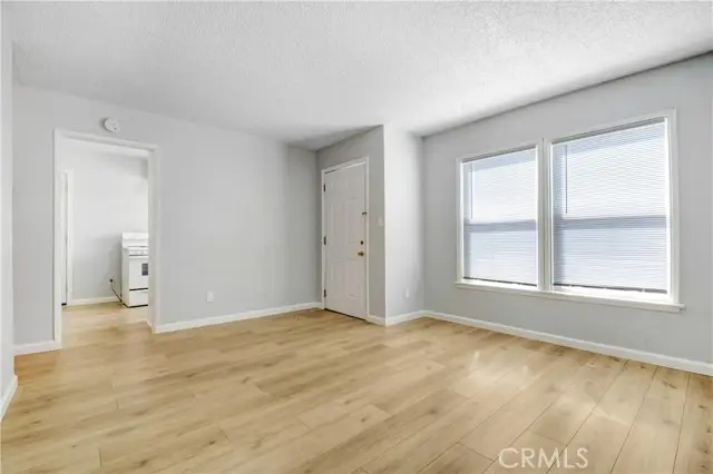 424 W Acacia Avenue, Hemet, CA 92543 - Image #2