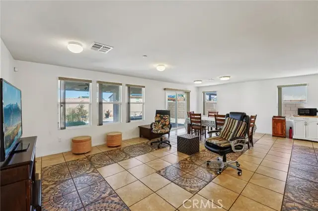 14368 Pioneer Way, Victorville, CA 92394 - Image #2