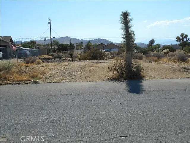 987 Juarez Drive, Yucca Valley, CA 92284 - Image #2