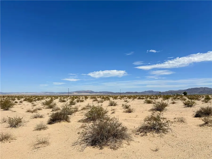 12 Cadiz Avenue, Twentynine Palms, CA 92277 - #2
