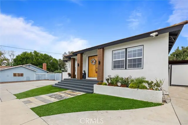 10635 Foothill Boulevard, Sylmar, CA 91342 - Image #3