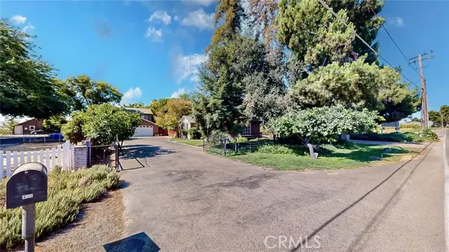 432 E Glenwood Avenue, Turlock, CA 95380 - Image #2