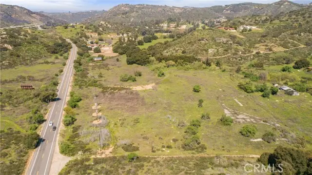 29255 Champagne Boulevard, Escondido, CA 92026 - Image #3