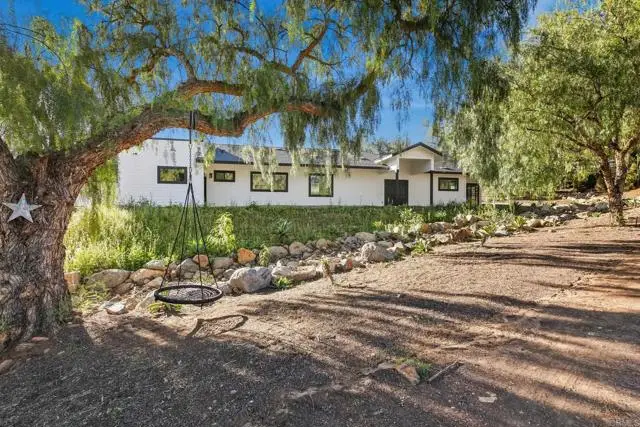 15176 Vali Hai Rd, Poway, CA 92064 - Image #2