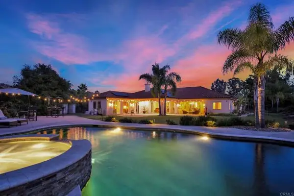 2050 Buena Village Dr, Vista, CA 92084