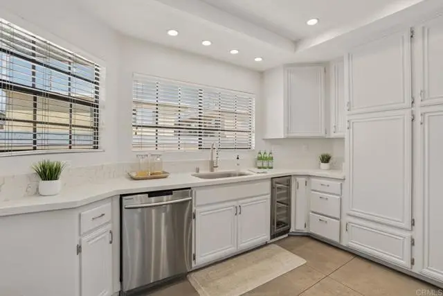 2021 Carnegie Lane #Apt 7, Redondo Beach, CA 90278 - Image #2