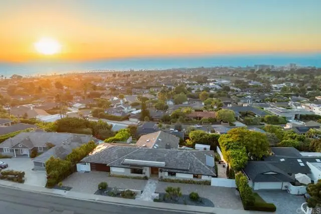 1126 Muirlands Vista Way, La Jolla, CA 92037 - Image #3