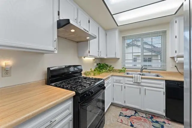 472 Devonshire Gln, Escondido, CA 92025 - Image #2