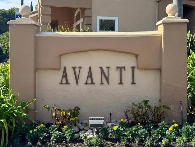 7122 Calabria Ct #E, San Diego, CA 92122 - #3