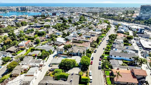 428 Holmwood Drive, Newport Beach, CA 92663 - Image #3