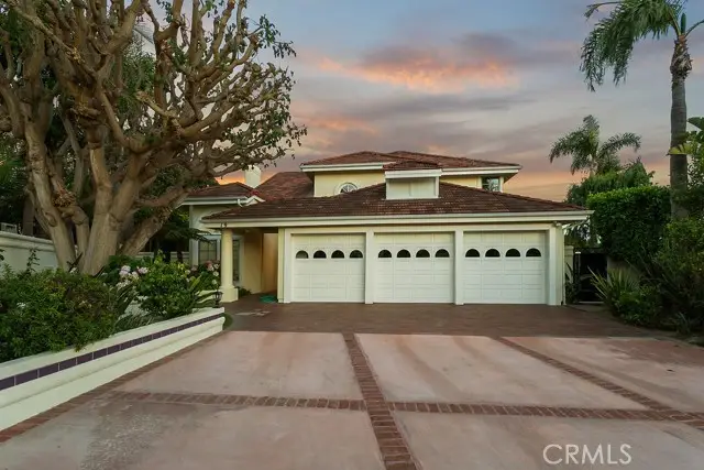 19 Harbor Pointe, Corona Del Mar, CA 92625 - Image #2