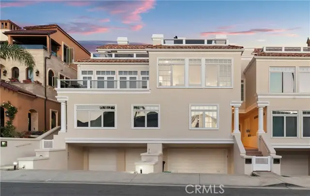 302 Carnation Avenue, Corona Del Mar, CA 92625 - Image #2