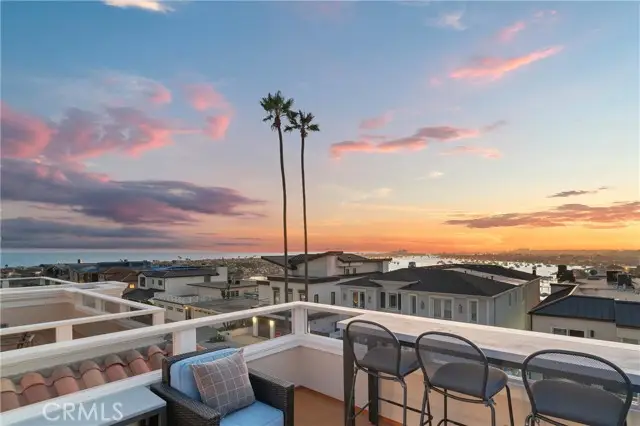 302 Carnation Avenue, Corona Del Mar, CA 92625 - Image #3