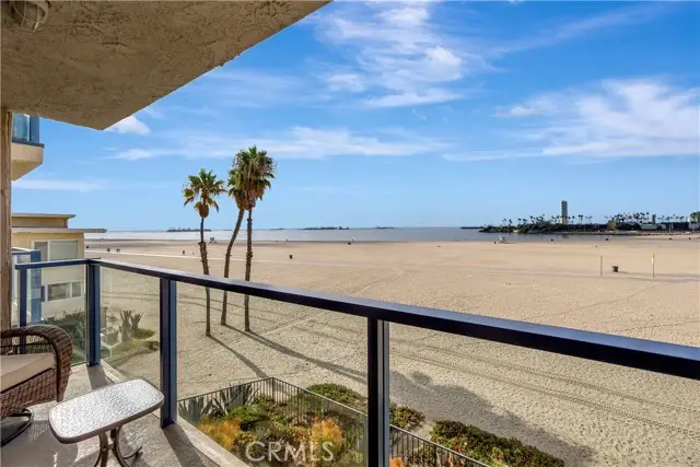 1 3rd Place #302, Long Beach, CA 90802 - #1