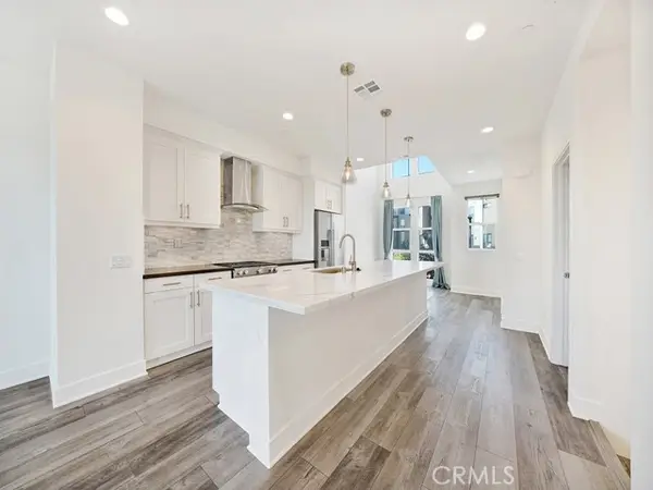 1658 Topanga, Costa Mesa, CA 92627