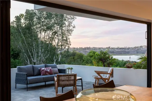 412 Vista Grande, Newport Beach, CA 92660 - Image #3
