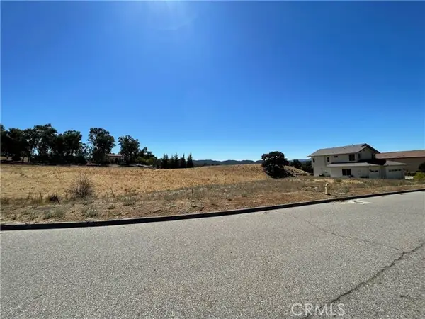 2140 Holly Drive, Paso Robles, CA 93446